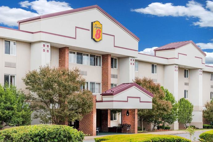 Imagen general del Hotel Super 8 By Wyndham State College. Foto 1