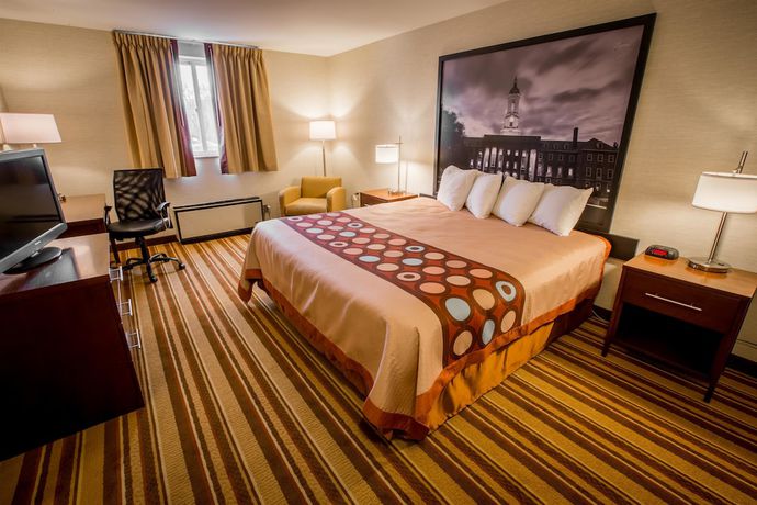 Imagen de la habitación del Hotel Super 8 By Wyndham State College. Foto 4