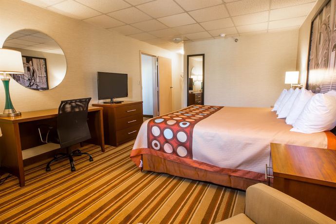 Imagen de la habitación del Hotel Super 8 By Wyndham State College. Foto 5