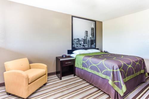 Imagen de la habitación del Hotel Super 8 By Wyndham Stockbridge. Foto 8