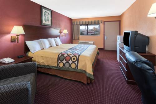 Imagen de la habitación del Hotel Super 8 By Wyndham Strongsville/cleveland. Foto 4