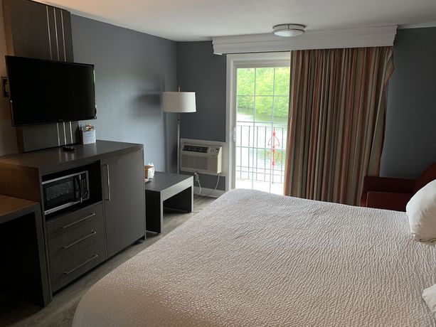 Imagen de la habitación del Hotel Super 8 By Wyndham Sturbridge. Foto 5
