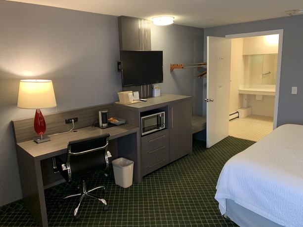 Imagen de la habitación del Hotel Super 8 By Wyndham Sturbridge. Foto 11