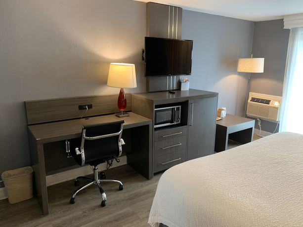 Imagen de la habitación del Hotel Super 8 By Wyndham Sturbridge. Foto 17