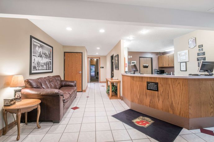Imagen de los interiores del Hotel Super 8 By Wyndham Sturgis. Foto 19
