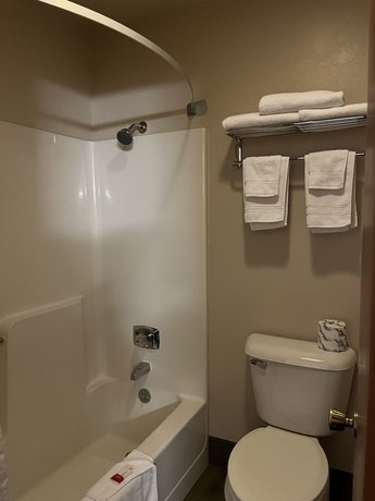 Imagen de la habitación del Hotel Super 8 By Wyndham Sturgis. Foto 12