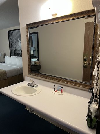 Imagen de la habitación del Hotel Super 8 By Wyndham Sturgis. Foto 18