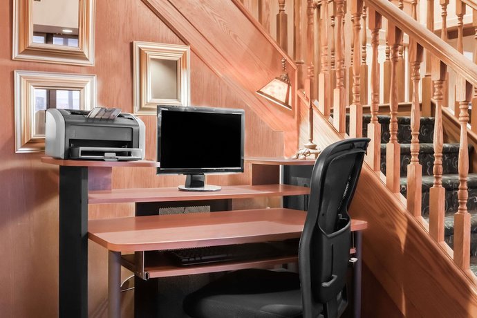Imagen de los interiores del Hotel Super 8 By Wyndham Sudbury On. Foto 19