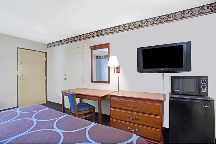 Imagen de la habitación del Hotel Super 8 By Wyndham Suwanee. Foto 5