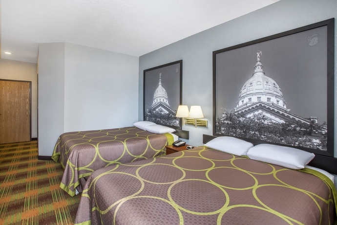 Imagen de la habitación del Hotel Super 8 By Wyndham Sweet Springs. Foto 8