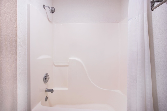 Imagen de la habitación del Hotel Super 8 By Wyndham Sweet Springs. Foto 11