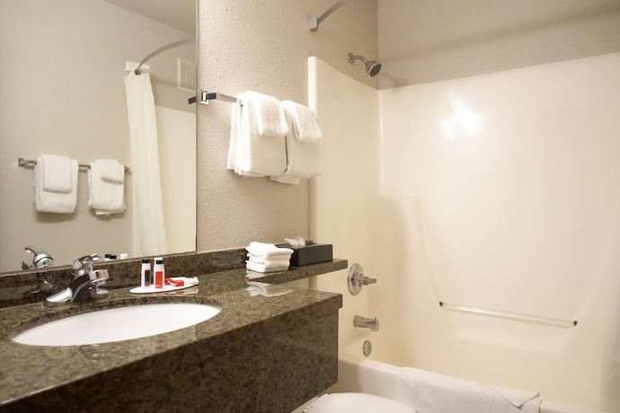 Imagen de la habitación del Hotel Super 8 By Wyndham Swift Current. Foto 9