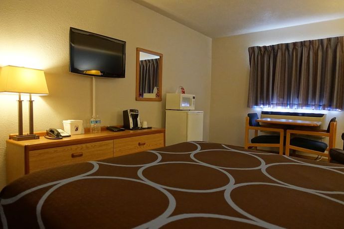Imagen de la habitación del Hotel Super 8 By Wyndham Swift Current. Foto 10