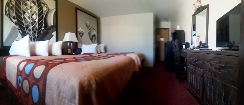 Imagen de la habitación del Hotel Super 8 By Wyndham Taos. Foto 10