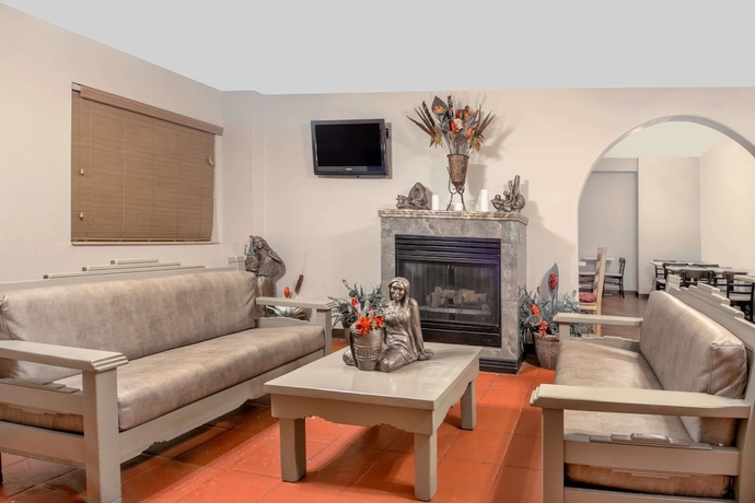 Imagen de los interiores del Hotel Super 8 By Wyndham Taos. Foto 14