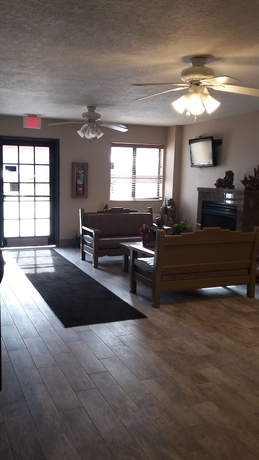 Imagen de los interiores del Hotel Super 8 By Wyndham Taos. Foto 15