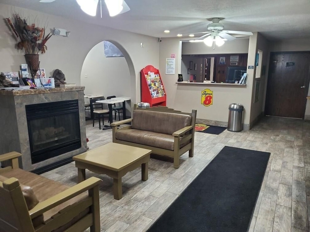 Imagen de los interiores del Hotel Super 8 By Wyndham Taos. Foto 18