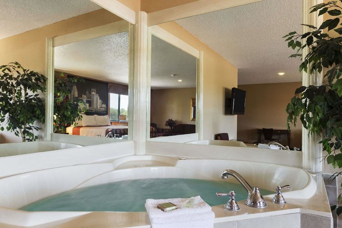 Imagen de la habitación del Hotel Super 8 By Wyndham Taylor/detroit Area. Foto 6