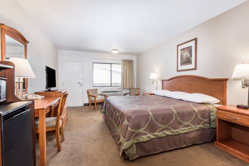 Imagen de la habitación del Hotel Super 8 By Wyndham Tempe/asu/airport. Foto 6