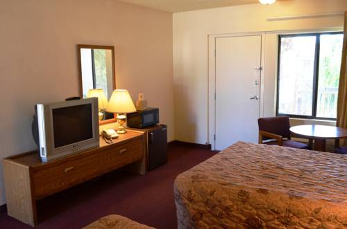 Imagen de la habitación del Hotel Super 8 By Wyndham Tempe/asu/airport. Foto 10