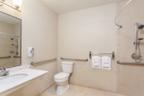 Imagen de la habitación del Hotel Super 8 By Wyndham Tempe/asu/airport. Foto 12