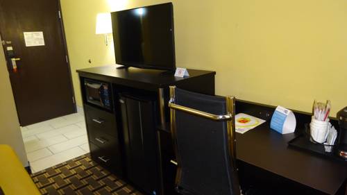 Imagen de la habitación del Hotel Super 8 By Wyndham Terre Haute. Foto 8