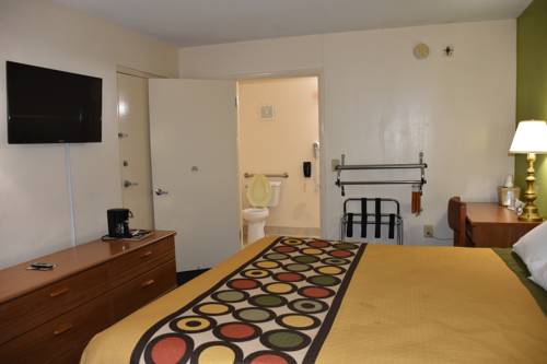 Imagen de la habitación del Hotel Super 8 By Wyndham Tifton. Foto 2