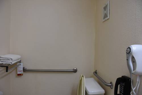 Imagen de la habitación del Hotel Super 8 By Wyndham Tifton. Foto 4