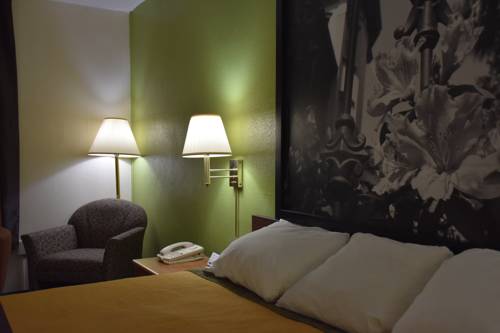 Imagen de la habitación del Hotel Super 8 By Wyndham Tifton. Foto 7