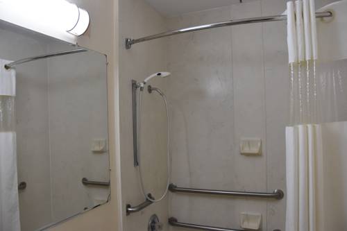 Imagen de la habitación del Hotel Super 8 By Wyndham Tifton. Foto 11