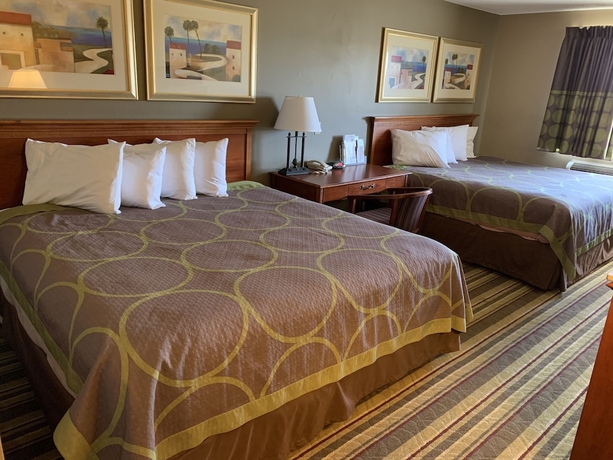 Imagen de la habitación del Hotel Super 8 By Wyndham Tilton/lake Winnipesaukee. Foto 9