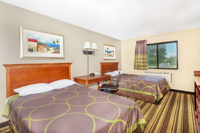 Imagen de la habitación del Hotel Super 8 By Wyndham Tilton/lake Winnipesaukee. Foto 11