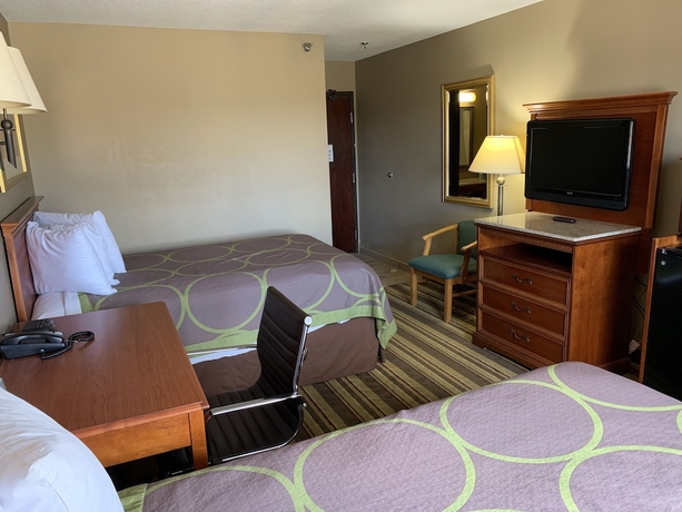 Imagen de la habitación del Hotel Super 8 By Wyndham Tilton/lake Winnipesaukee. Foto 12