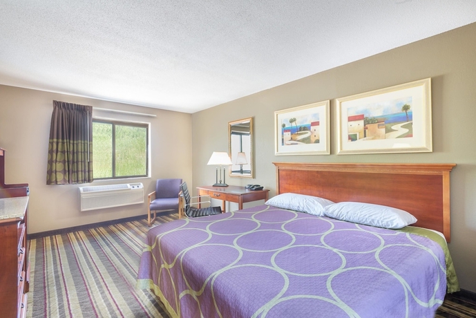Imagen de la habitación del Hotel Super 8 By Wyndham Tilton/lake Winnipesaukee. Foto 13