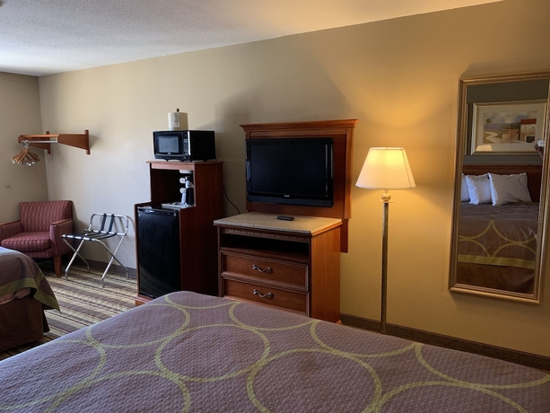 Imagen de la habitación del Hotel Super 8 By Wyndham Tilton/lake Winnipesaukee. Foto 14