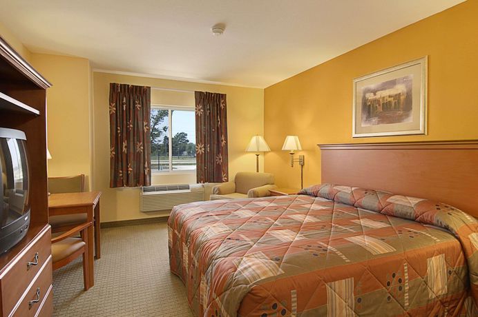 Imagen de la habitación del Hotel Super 8 By Wyndham Topeka At Forbes Landing. Foto 8
