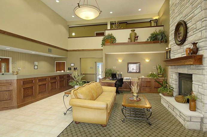Imagen de los interiores del Hotel Super 8 By Wyndham Topeka At Forbes Landing. Foto 12