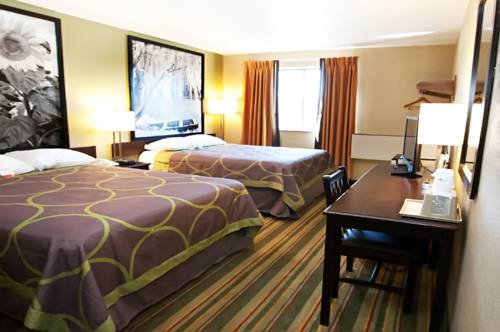 Imagen de la habitación del Hotel Super 8 By Wyndham Topeka/wanamaker Rd/i-70. Foto 3
