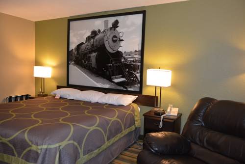 Imagen de la habitación del Hotel Super 8 By Wyndham Topeka/wanamaker Rd/i-70. Foto 5