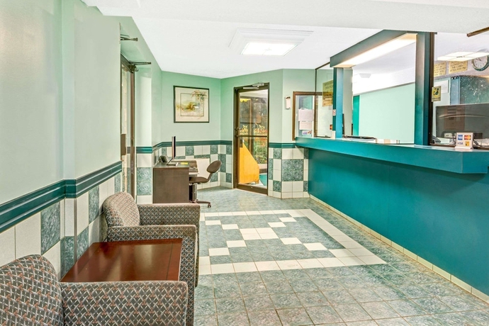 Imagen de los interiores del Hotel Super 8 By Wyndham Toronto East On. Foto 14