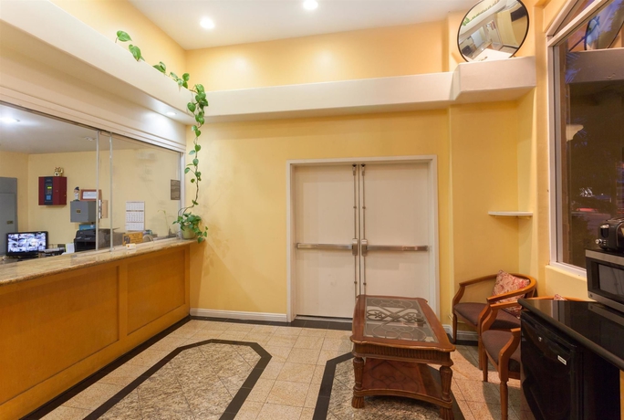 Imagen de los interiores del Hotel Super 8 By Wyndham Torrance Lax Airport Area. Foto 10