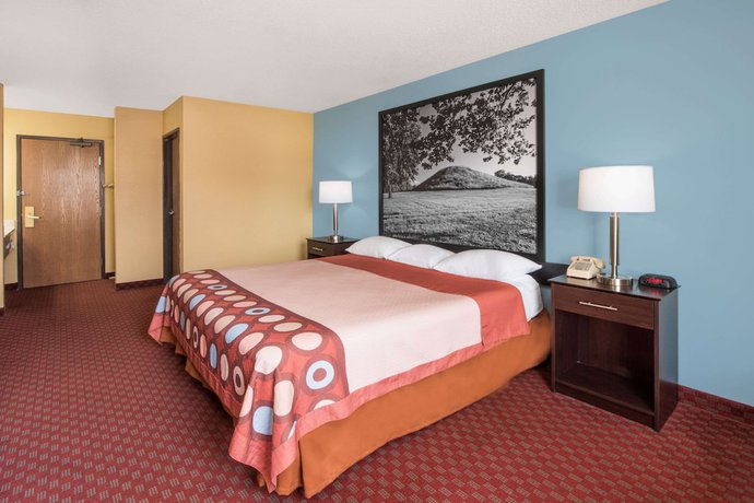 Imagen de la habitación del Hotel Super 8 By Wyndham Troy Il/st. Louis Area. Foto 7