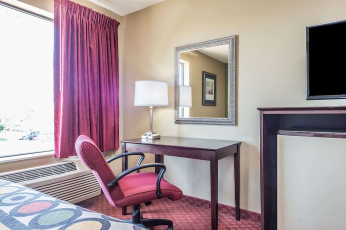 Imagen de la habitación del Hotel Super 8 By Wyndham Troy Il/st. Louis Area. Foto 8