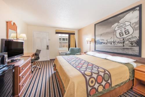 Imagen de la habitación del Hotel Super 8 By Wyndham Tulsa/arpt/st Fairgrounds. Foto 2