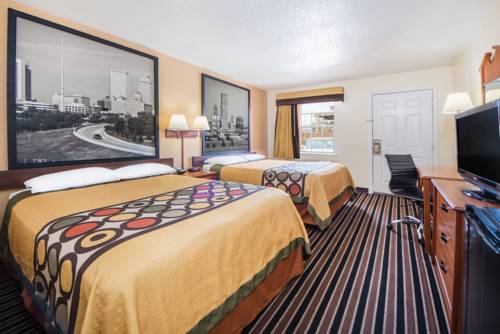 Imagen de la habitación del Hotel Super 8 By Wyndham Tulsa/arpt/st Fairgrounds. Foto 3