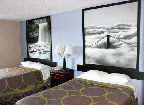 Imagen de la habitación del Hotel Super 8 By Wyndham Tuscaloosa. Foto 4