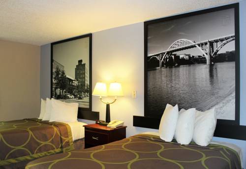 Imagen de la habitación del Hotel Super 8 By Wyndham Tuscaloosa. Foto 9