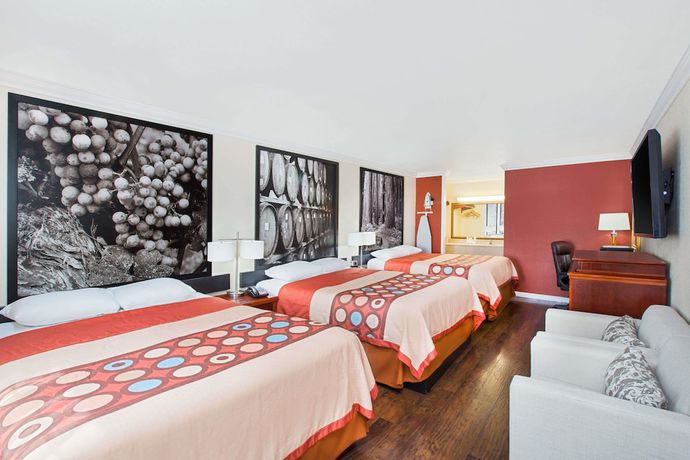 Imagen de la habitación del Hotel Super 8 By Wyndham Ukiah. Foto 2