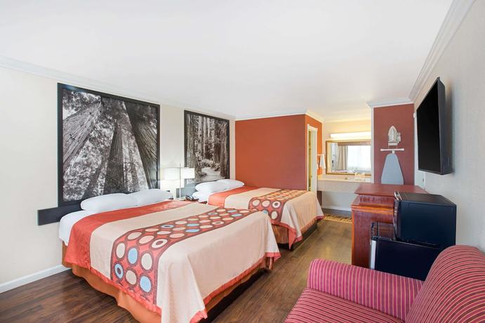 Imagen de la habitación del Hotel Super 8 By Wyndham Ukiah. Foto 3