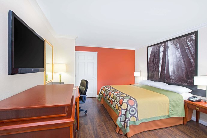 Imagen de la habitación del Hotel Super 8 By Wyndham Ukiah. Foto 9